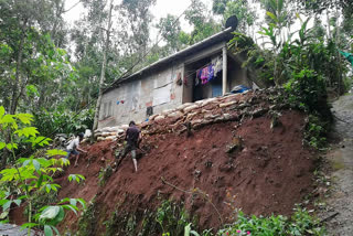 pallippadi colony houses  പള്ളിപ്പടി കോളനി  മൺതിട്ട ഇടിഞ്ഞ് അപകടം  idukki rajakumari heavy rain  rain issues kerala