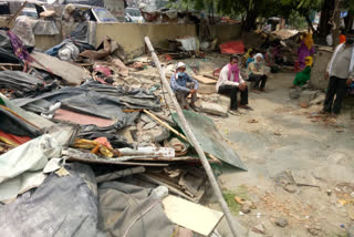 bjp targeted aap mla somnath bharti over smashing 40 slums at vikaspuri in delhi