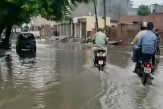 Road converts into pond after a little rain in Ghaziabad