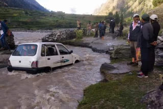 Chaukhang-Nenghar road closed due to flooding in Kamering Nala