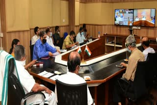 പ്രളയ സാധ്യത  പ്രളയ ദുരിതാശ്വാസ പ്രവർത്തനങ്ങള്‍  തിരുവനന്തപുരം  flood  prime minister holds discussion kerala chief minister  kerala chief minister  heavy rain  kerala