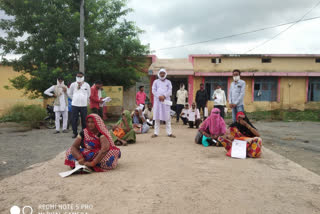 People shouted alive in front of Tehsildar