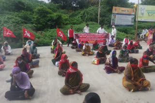 Protest demanding the fulfillment of agricultural laborers