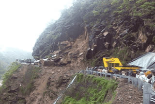 kedarnath-highway-disrupted-in-many-places-due-to-landslide