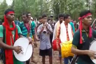 maoist victory day, mao victory day, malkangiri latest news, maoists celebration in malkangiri, ମାଓବାଦୀଙ୍କ ବିଜୟ ଦିବସ, ମାଓ ବିଜୟ ଦିବସ, ମାଲକାନଗିରି ଲାଟେଷ୍ଟ ନ୍ୟୁଜ୍‌, ମାଲକାନଗିରିରେ ମାଓବାଦୀଙ୍କ ଉତ୍ସାହ