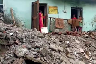 Home collapsed due to heavy rain in Paonta Sahib
