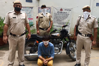 Alipur police arrested one accused in snatching case