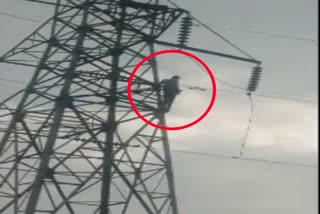 Minor climbed on electric tower
