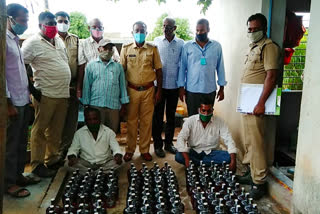 illegal transport of liquor seazed in peleru at chittor