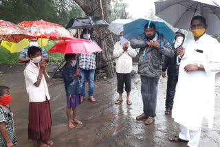 ବାପା-ମାଆ ଛେଉଣ୍ଡ ୪ ପିଲାଙ୍କ ପାଖରେ ପହଞ୍ଚିଲେ ସାଂସଦ ରମେଶ ମାଝୀ