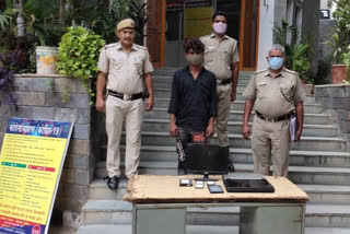 Ambedkar Nagar police arrest accused for stealing electronics shop