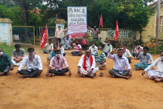 construction workers protest  in Rajampet