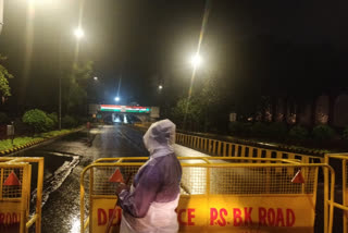 minto road bridge closed during heavy rain in delhi