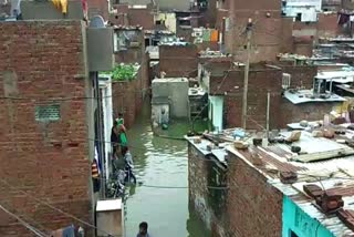 civil defense rescues,  Water filled in Jawahar Nagar,  water filled with slums