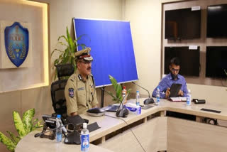 Bengaluru violence Hyderabad police Commissioner Anjani Kumar VC Sajjanar social media posts ഹൈദരാബാദ് ഹൈദരാബാദ് പൊലീസ് കമ്മീഷണർ അഞ്ജനി കുമാർ സൈബരാബാദ് പൊലീസ് കമ്മീഷണർ വി സി സജ്ജനാർ