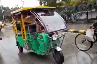 e rikshaw driver agitation against government policies in nagpur