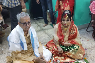 old man of Srirampur broke the age barrier and got married at the age of 72