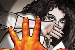 bjp women leaders meet the molestation victim in darbhanga