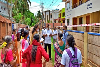 Leaders delivering groceries to seal-down areas