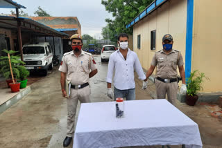 Delhi Police arrested a crook in Baba Hari Das nagar