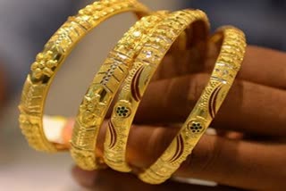 Gold jumps Rs 730, silver zooms Rs 1,520