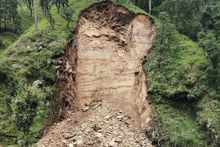 Dehradun-Dhanaulti road has been closed