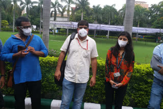 aiims nurses union protested against 80:20 ration in presence of dr. harshvardhan