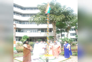 Mayor Nirmal Jain unfurls tricolor at Independence Day celebrations 2020 held at EDMC
