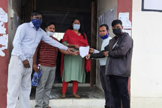 Selected teachers giving memorandum to Tehsildar