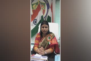 SDMC Mayor Anamika Singh Wishes Independence Day to Cleaning worker