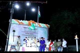 corona-worriers-hosted-flag-in-mulund-on-the-occasionof-independence-day