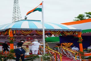 cm-bhupesh-baghel-hoisted-the-flag-on-15-august-2020