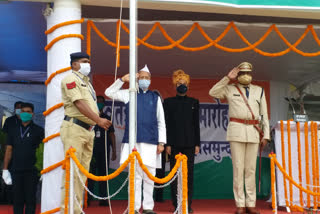 Tamradhwaj Sahu hoisted the flag