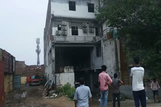 store caught fire in Lal Kuan area