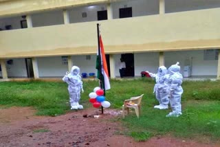 Health workers hoisted national flag in bijapur