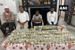 Keesara Tehsildar arrested with over Rs 1 crore bribe in Hyderabad  Hyderabad  1 crore bribe  Keesara Tehsildar  Tehsildar arrested with over Rs 1 crore bribe  ഹൈദരാബാദ്  കീസാര ഗ്രാമം  കൈക്കൂലി കേസ്  ആന്‍റി കറപ്ഷൻ ബ്യൂറോ  എസിബി