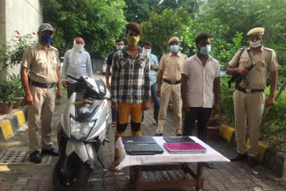 Special staff arrested two accused of robbery in South Delhi