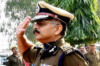 Gautam Budh Nagar Police Commissioner Alok Singh conferred with Outstanding Service Medal