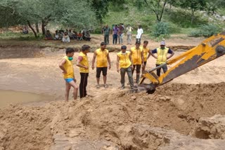 dead body extracted from 5 feet soil,  dead body extracted,  Youth dies due to drowning in water,  heavy rain in jaipur