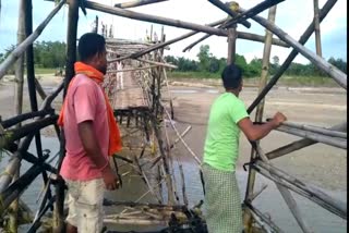 The miscreants set fire to the bridge of matanga river in baksa assam etv bharat news