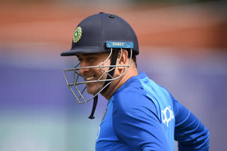 dhoni