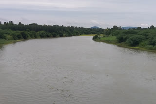 Heavy flow in Sharada River