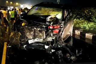 accident-between-two-car-on-nadiad-national-high-way