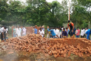 Visva bharati Campus, Visva bharati Campus wall, Visva bharati Campus wall demolished, Visva bharati Campus news, ವಿಶ್ವ ಭಾರತಿ ಕ್ಯಾಂಪಸ್​, ವಿಶ್ವ ಭಾರತಿ ಕ್ಯಾಂಪಸ್ ಗೋಡೆ, ವಿಶ್ವ ಭಾರತಿ ಕ್ಯಾಂಪಸ್ ಗೋಡೆ ನಾಶ, ವಿಶ್ವ ಭಾರತಿ ಕ್ಯಾಂಪಸ್ ಸುದ್ದಿ,