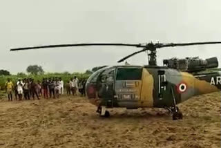 Indian Army  Chetak helicopter  precautionary landing  Bharatpur-Mathura border  ഇന്ത്യൻ ആർമി ഹെലികോപ്റ്റർ ഭരത്പൂർ-മഥുര അതിർത്തിയിൽ മുൻകരുതൽ ലാൻഡിംഗ് നടത്തി