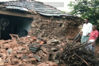 houses collapsed in bellampally due to rain effect