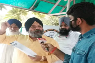 jago party accuses manjinder singh sirsa for guruvani