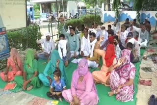 milk farmers protest with family in vita milk plant sirsa