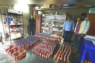 abkari officers caught odisha liquor in visakha district