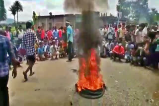 Villagers blocked road due to young boy death